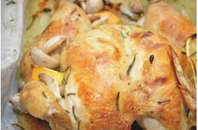 Курица с чесноком, розмарином и лимоном