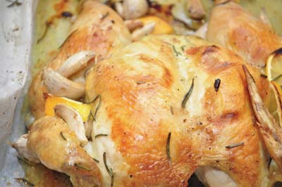 Курица с чесноком, розмарином и лимоном>