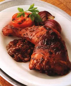 Куриные окорочка с соусом на основе виски и шпика