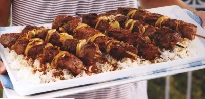 Шашлычки из вырезки с соусом финадене Шашлычки из вырезки с соусом финадене