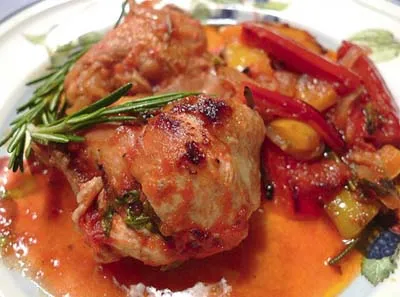 Цыпленок по-мароккански, маринованный в красной пасте с паприкой Цыпленок по-мароккански, маринованный в красной пасте с паприкой