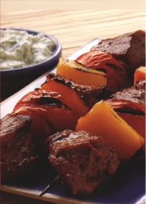 Шашлычки из мяса ягненка с дзадзики