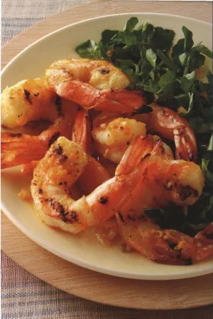 Креветки с ароматом апельсина и фенхеля на кресс-салате