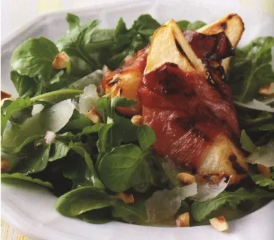 Салат из груш с ветчиной и соусом-винегрет из шампанского