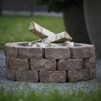 Concretika Кострище Старый город  с чугунной чашей 100 см х 4 уровня кладки (80 кирпичей)