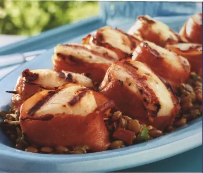 Завернутые в ветчину гребешки с чечевицей Завернутые в ветчину гребешки с чечевицей