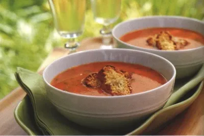 Суп из грилированных томатов с крутонами