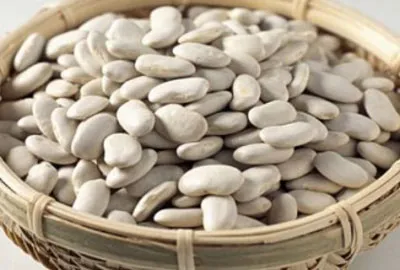 Тушеная белая фасоль