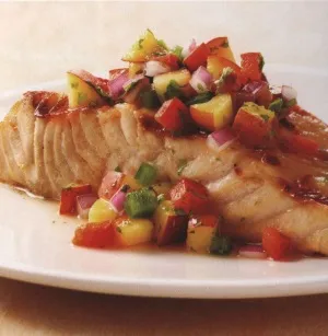 Лосось с сальсой из нектаринов