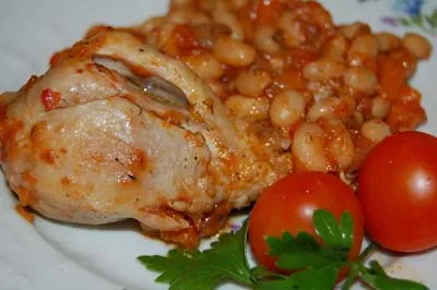 Курица по-провансальски с салатом из белой фасоли