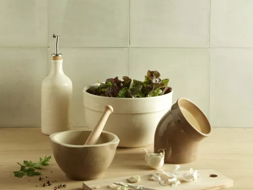 Emile Henry Солонка, цвет: гранат