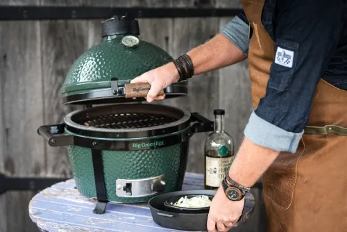Big Green Egg Керамический гриль размер Mini с подставкой