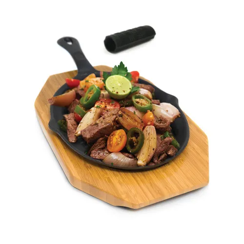 Broil King Сковорода чугунная (в комплекте: доска, прихватка)