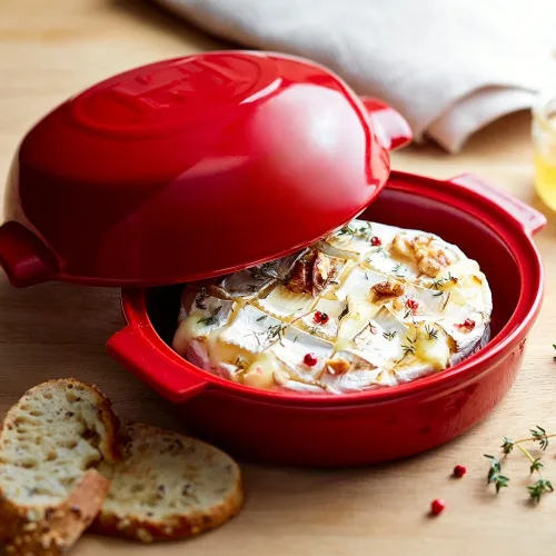 Emile Henry Индивидуальная форма для запекания с крышкой, цвет гранат