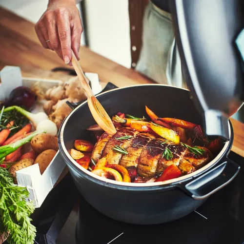 Emile Henry Кастрюля 2 л, 22,5 см, керамическая индукционная, серия Delight, цвет: графит