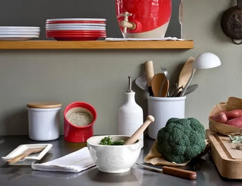 Emile Henry Солонка, цвет: гранат