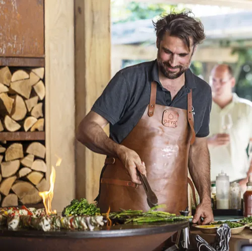 OFYR Island 100-100 Дровяной гриль-остров черный с керамической столешницей D100 с поленницей на колесах