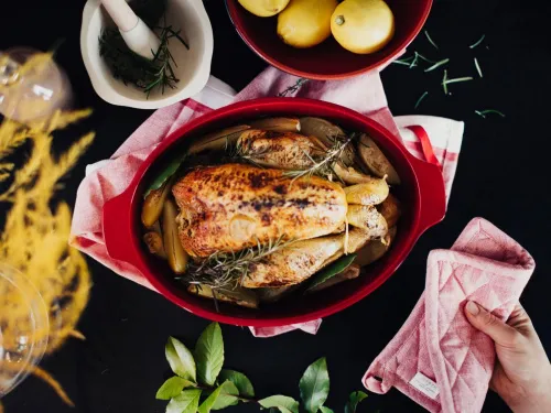 Emile Henry Форма для запекания овальная 34,5 см, цвет: гранат