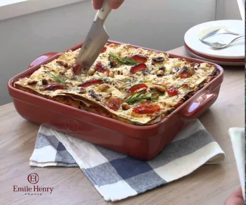 Emile Henry Средняя прямоугольная форма для запекания, цвет: гранат