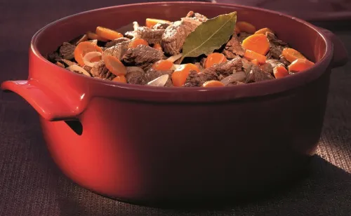 Emile Henry Кастрюля круглая 4 л, 26 см, цвет: гранат