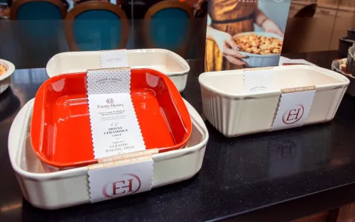 Emile Henry Форма для кекса, 27,5х13 см, цвет: гранат